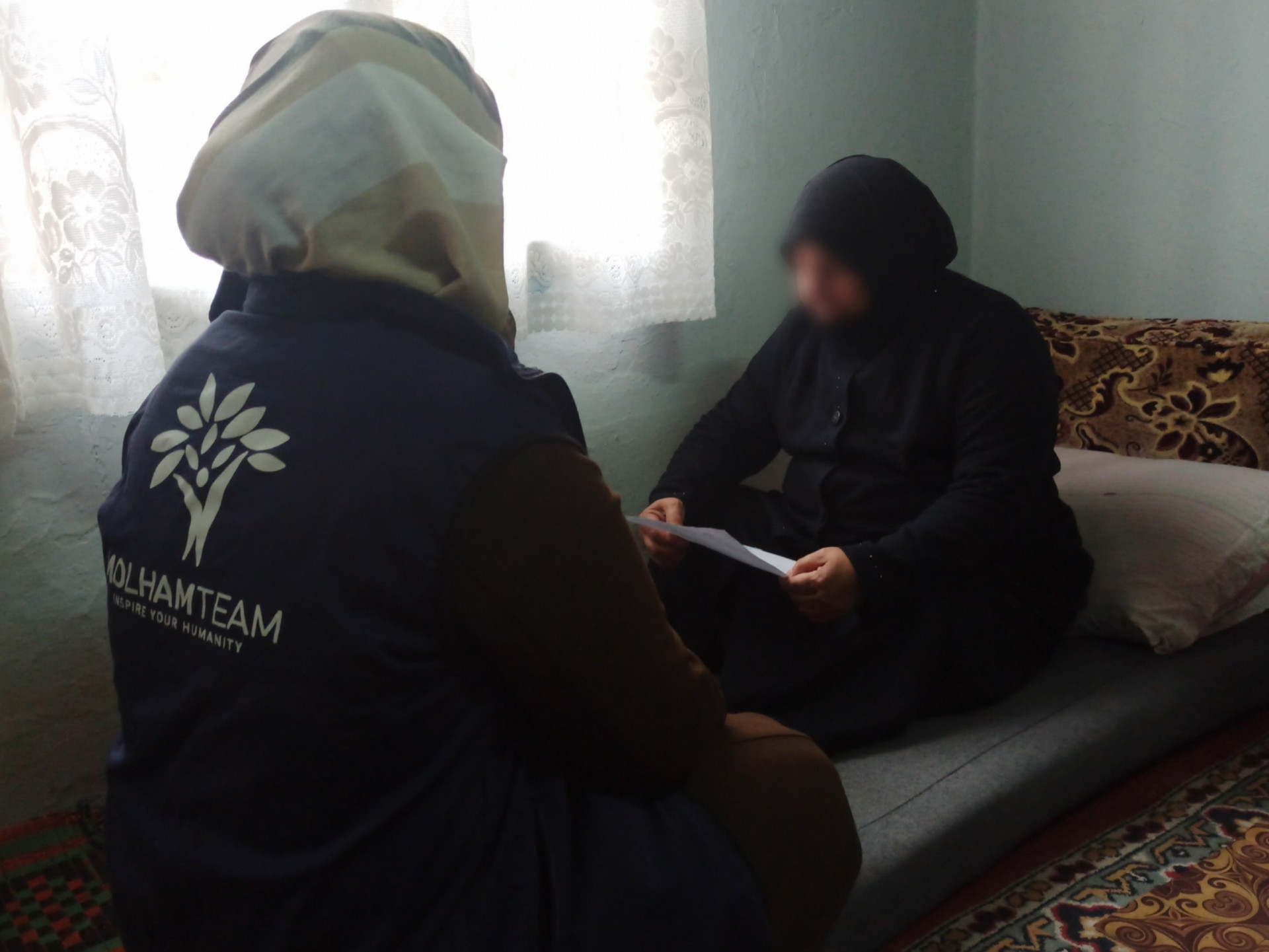 These two ladies suffer alone between poverty and sickness without a provider