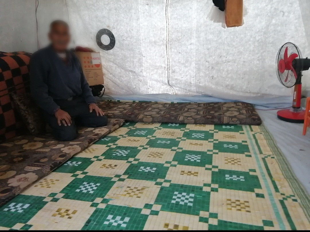 Oncle Mohammad souffre en silence