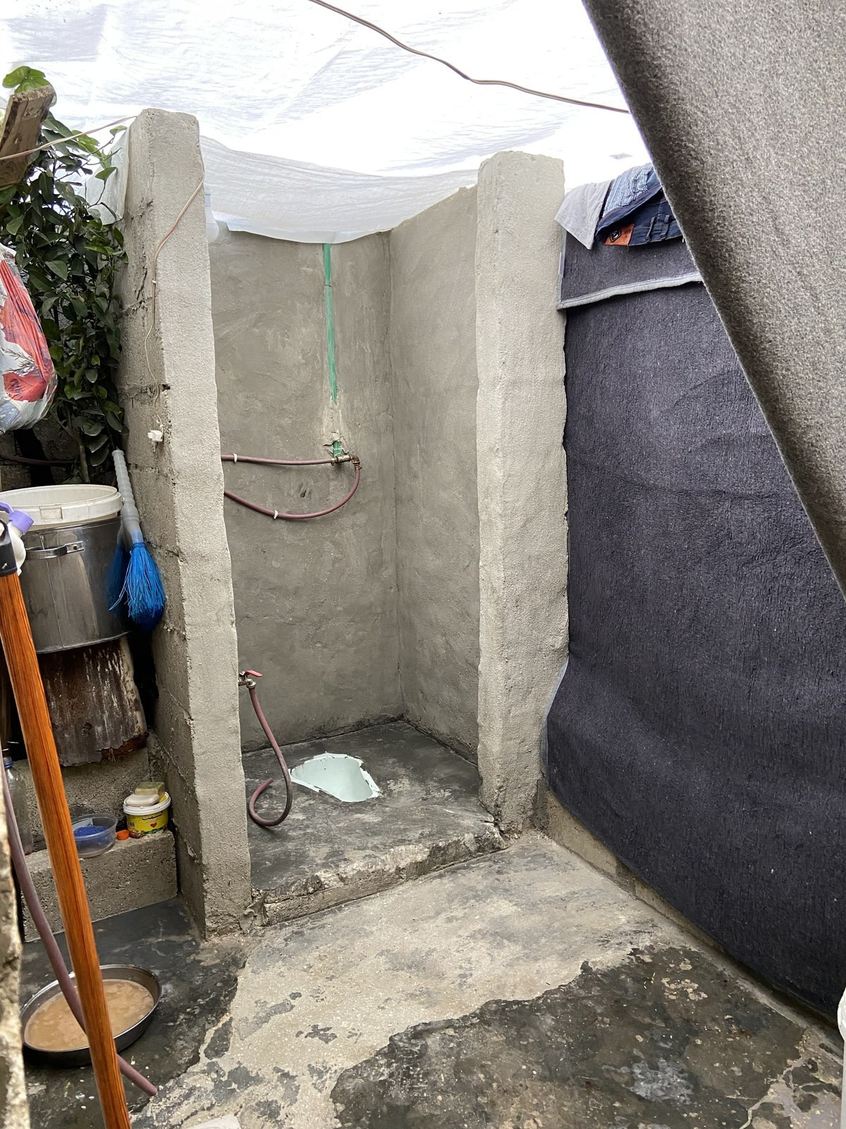 a widow needs urgent assist