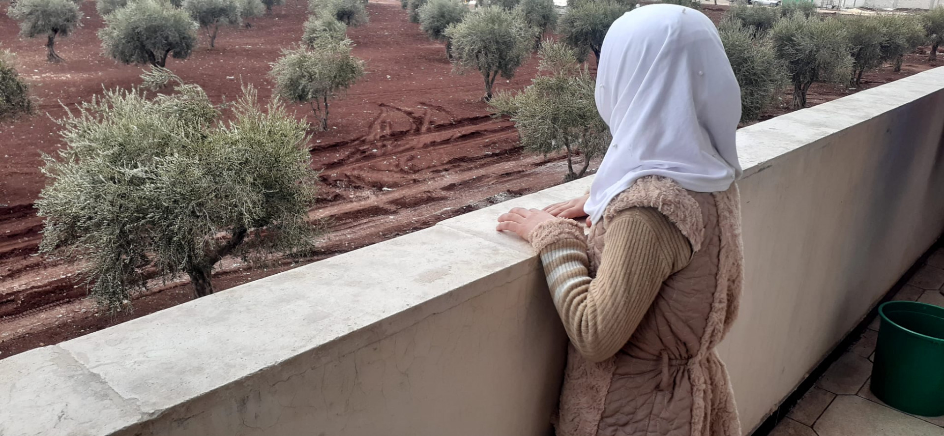 تغريد طفلةٌ يتيمة بحاجة إلى دعمكم