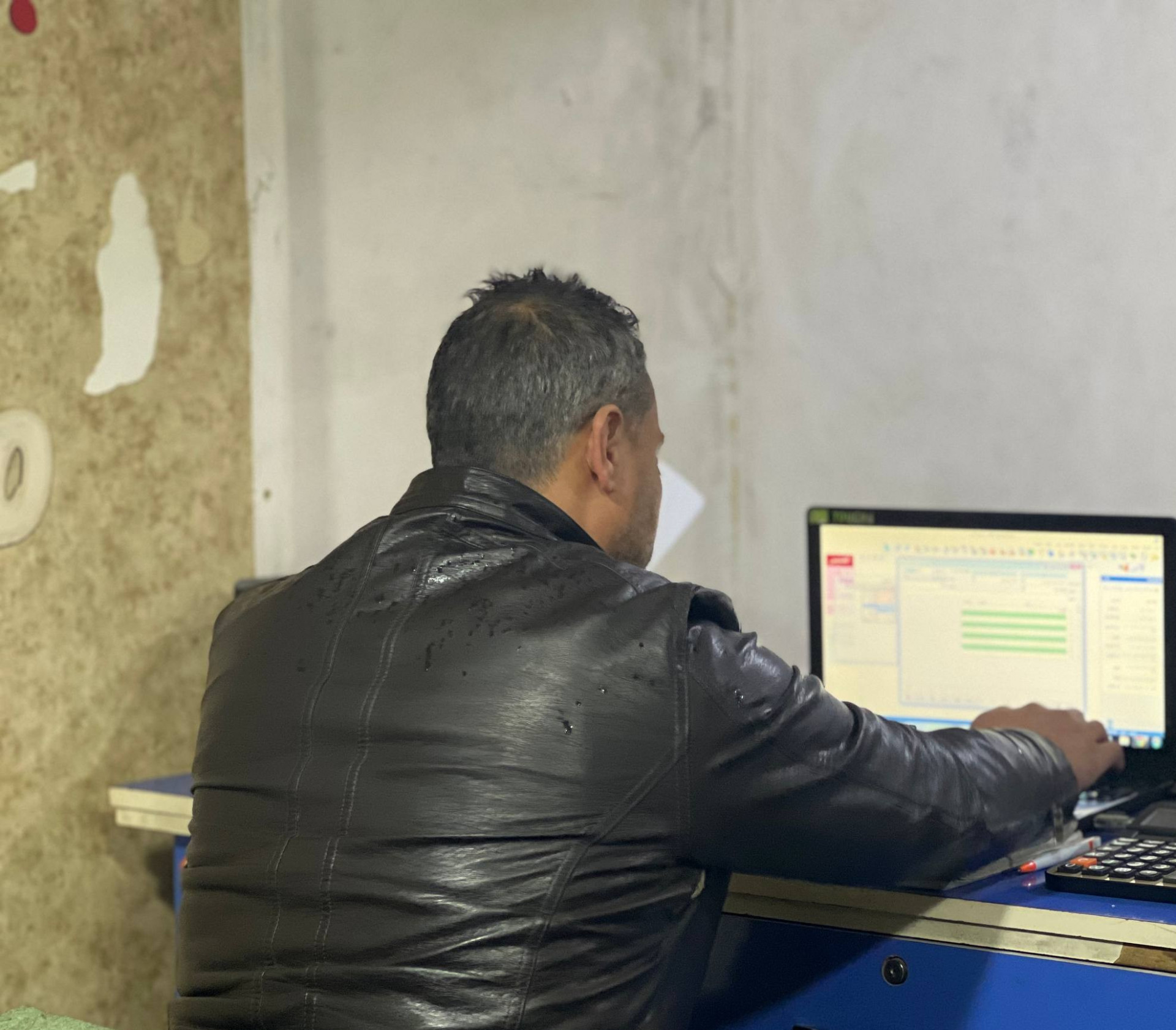 مازن طالب لغة إنكليزية بحاجة لعونكم!