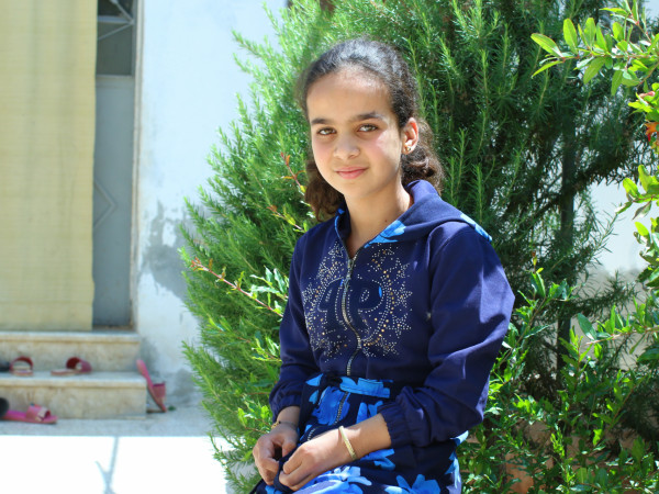 جنى طفلة يتيمة بحاجة كفالة
