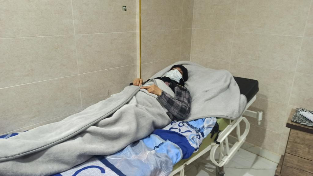 Suffers from ureteral obstruction and needs to undergo a medical procedure