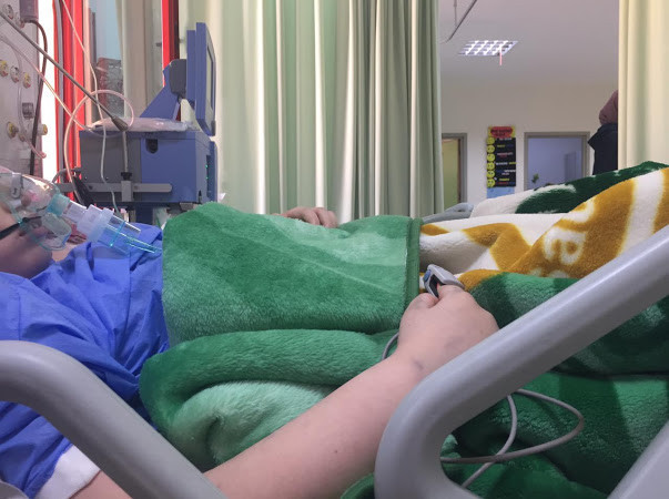 Aseel suffers from epileptic seizures and needs treatment.