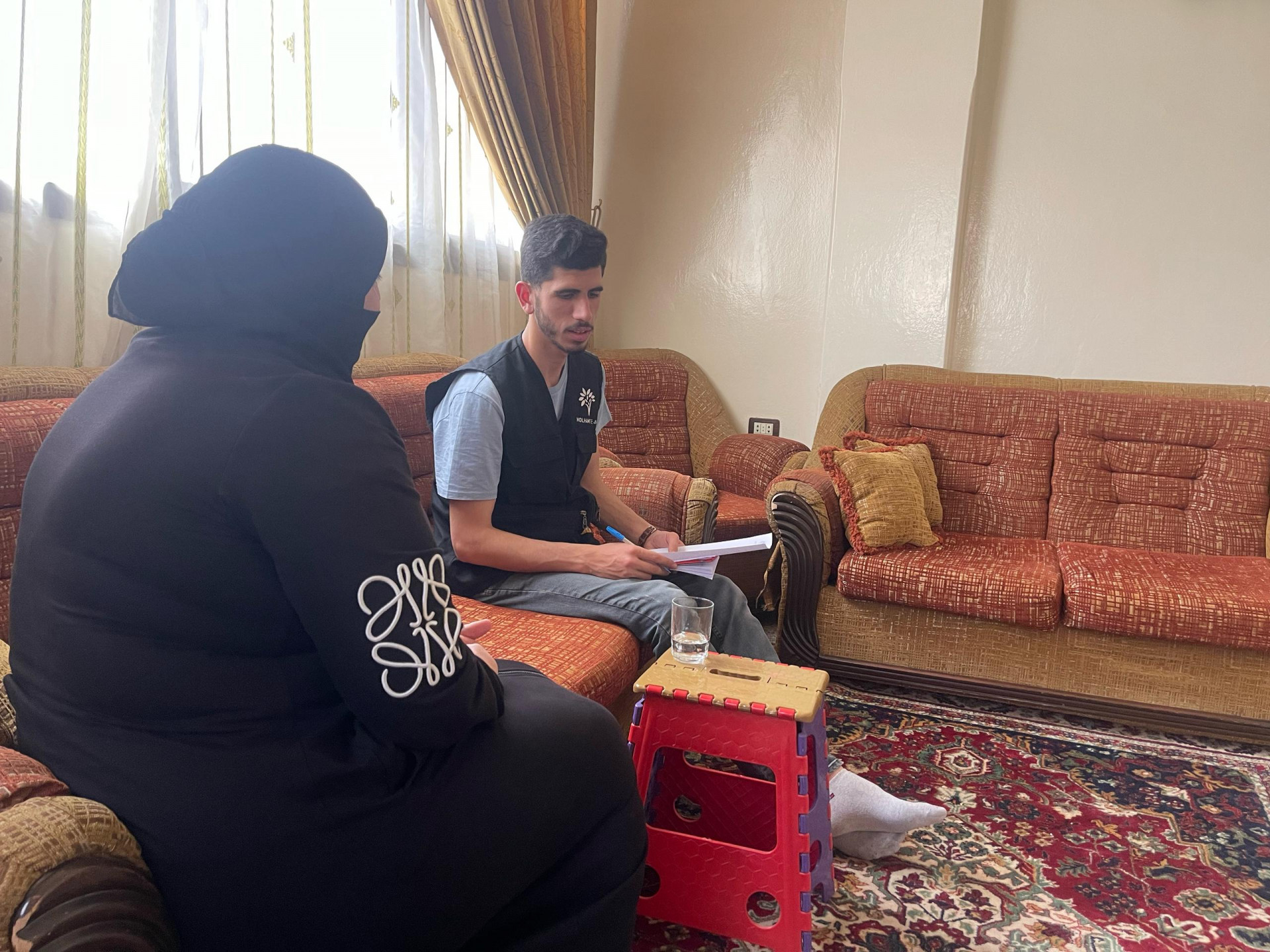 لا مأوى لهم بعد تدمير منزلهم