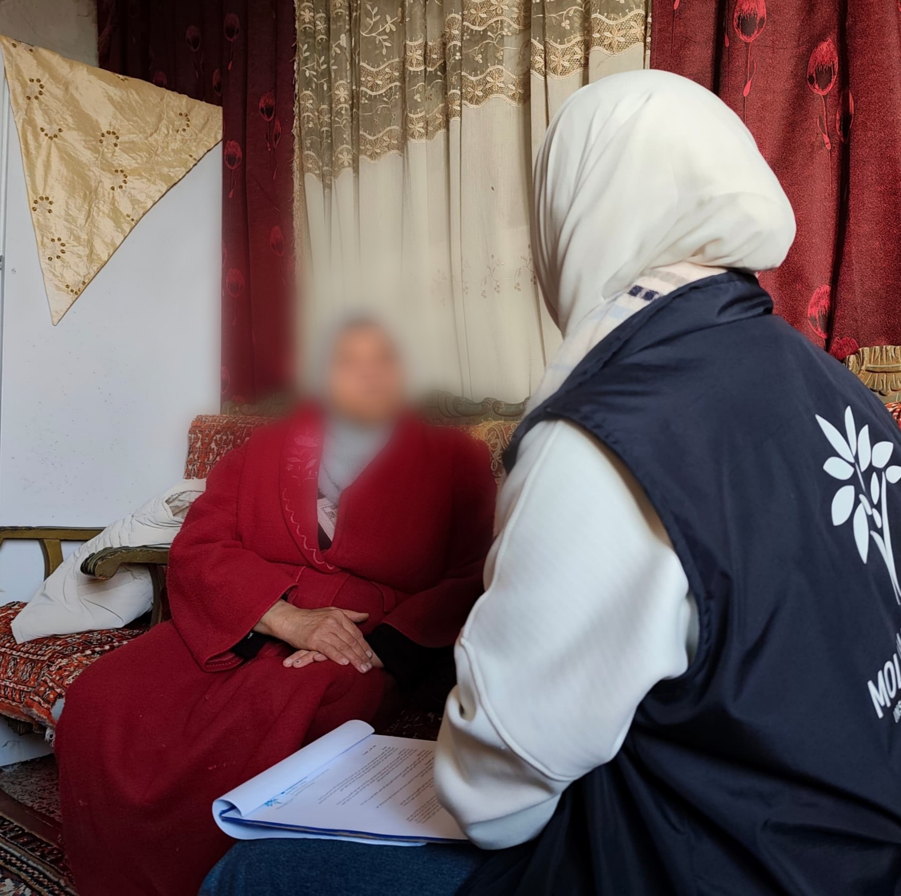 حين يبهت الضوء ببطء