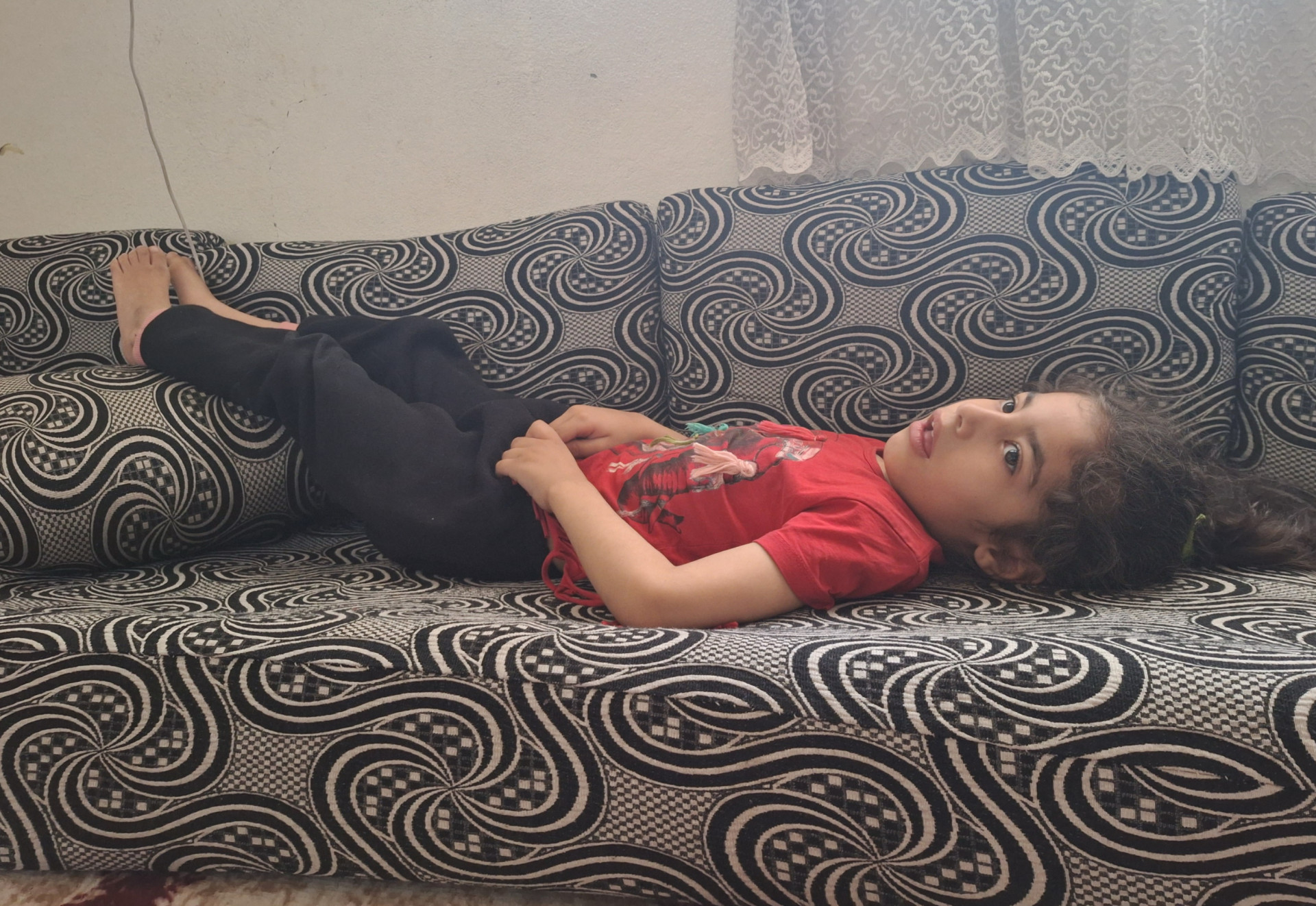 A child suffering from hypoxia in the brain and chronic seizures requires your assistance!
