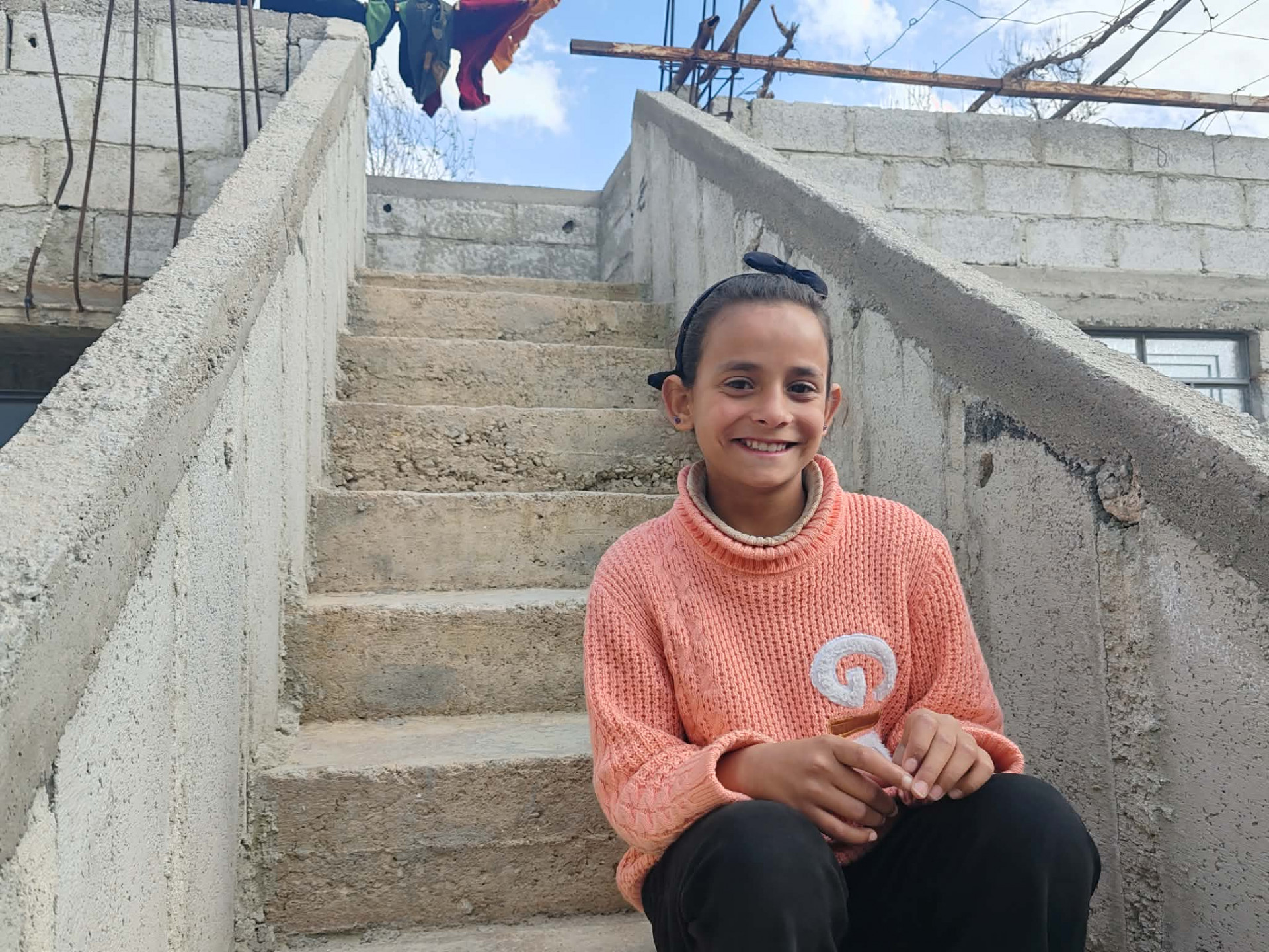 A sister who carries an entire house struggle