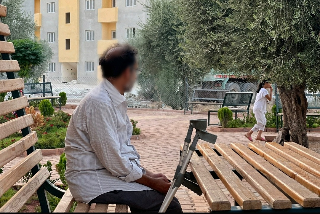 After a long journey of displacement, the family now suffers very hard living conditions
