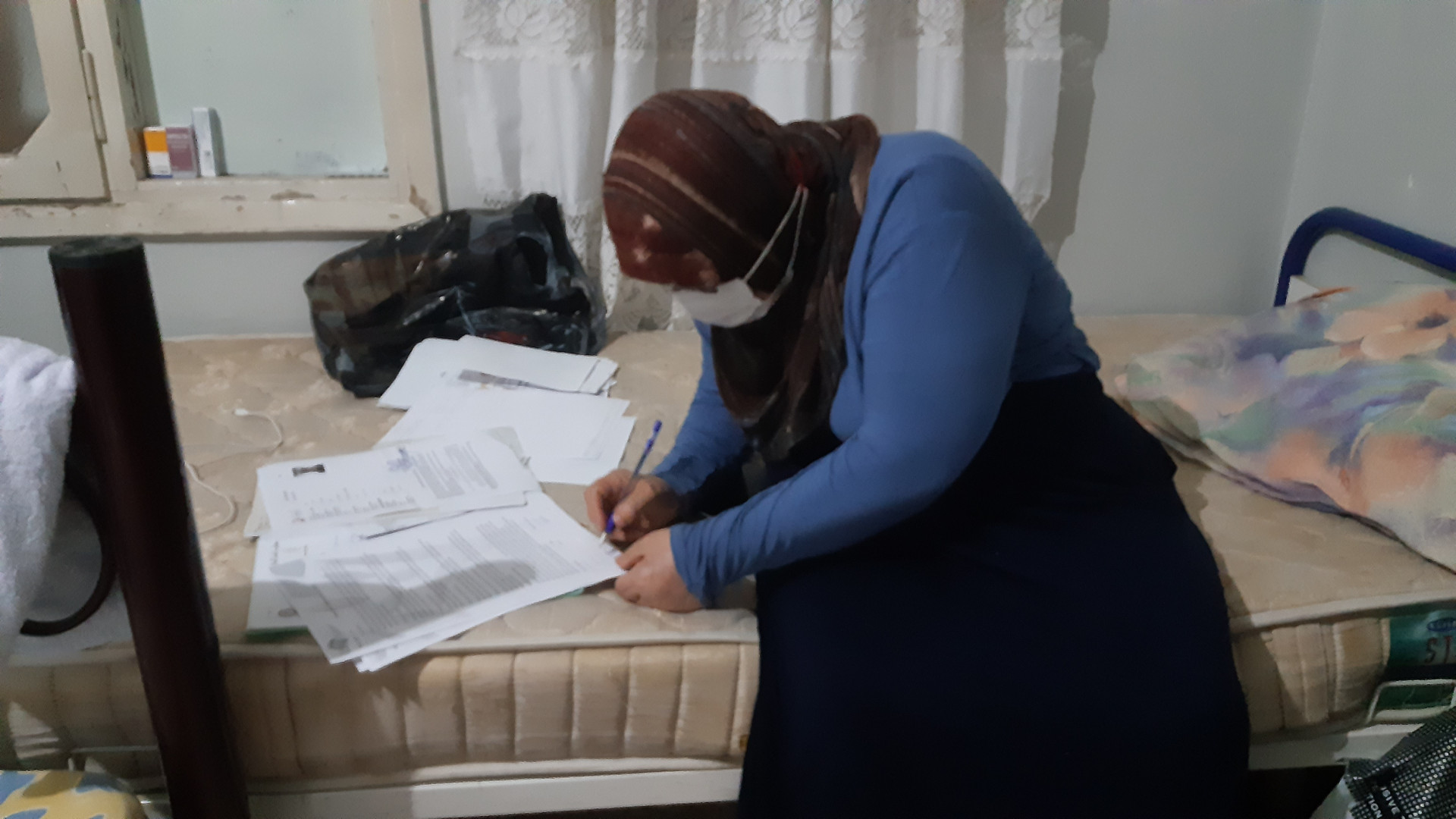 الخالة منى تعاني من سرطان الثدي وهي بحاجة لمساعدتنا