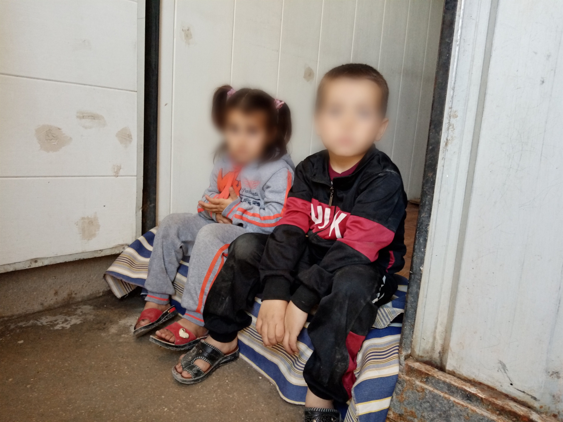 Emtithal is a mother of two orphans. They have no breadwinner and in dire need of your help