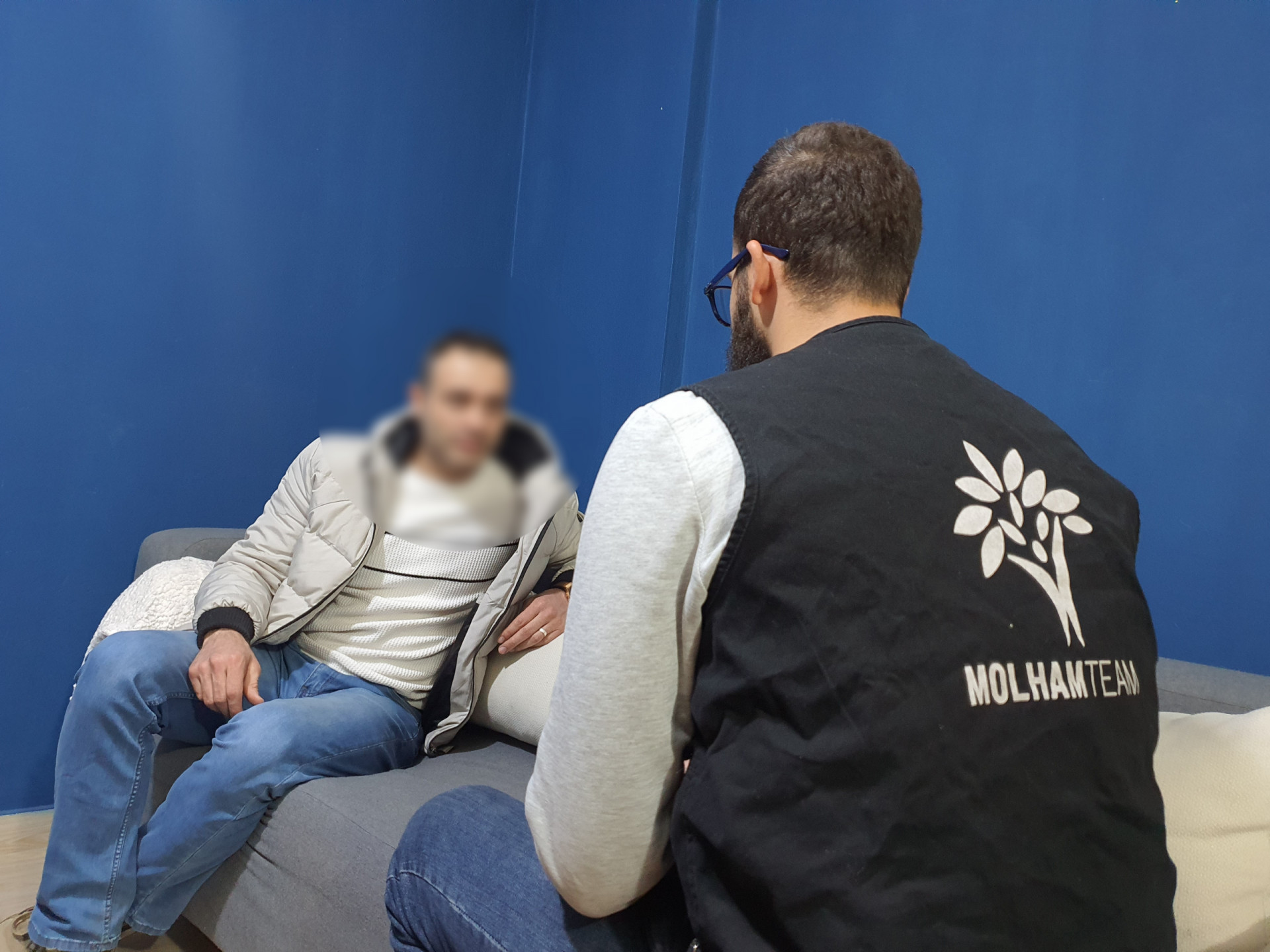 Muhammad suffers from a cruciate ligament rupture and needs surgery.