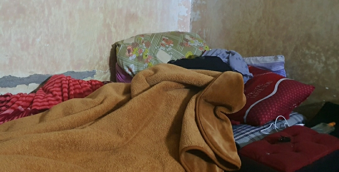 Due to her illness, her child died after he was born