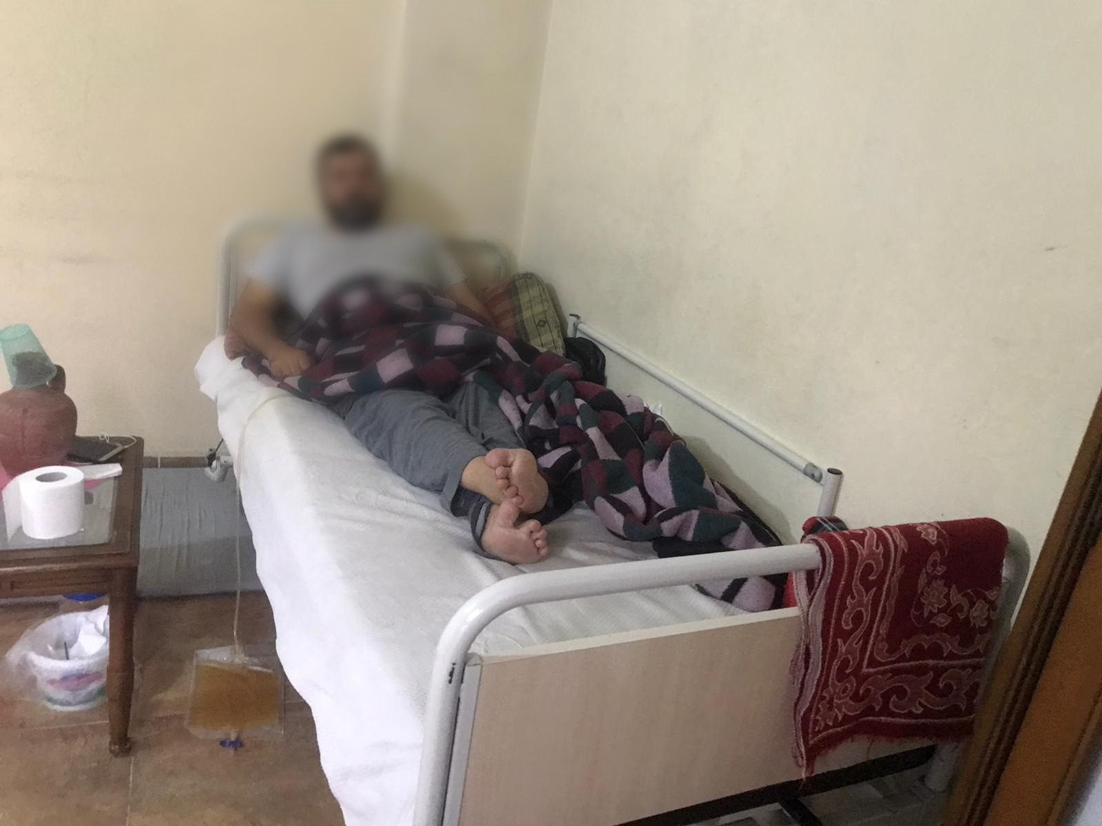 معاناة العم جعفر بعد اعتقالهِ