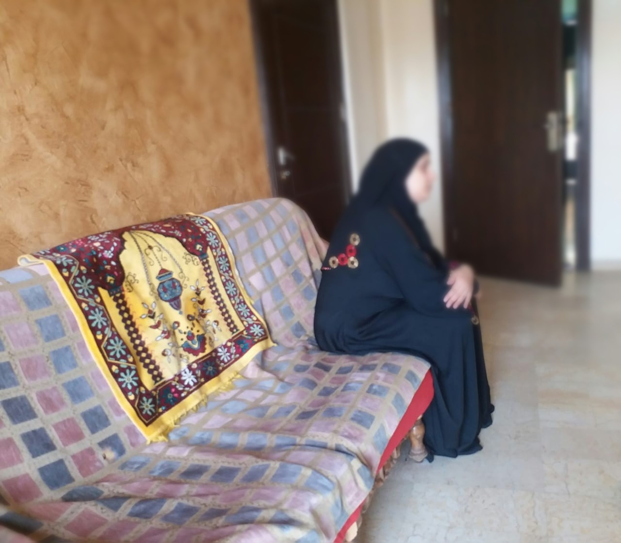 سيدة بحاجة عمل جراحي