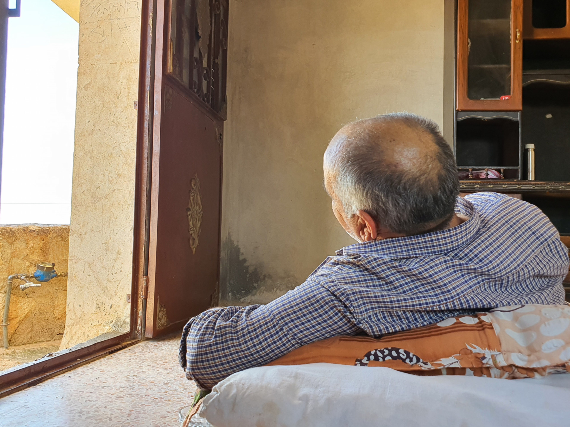 An elderly person needs your help in cataract surgery before his condition deteriorates