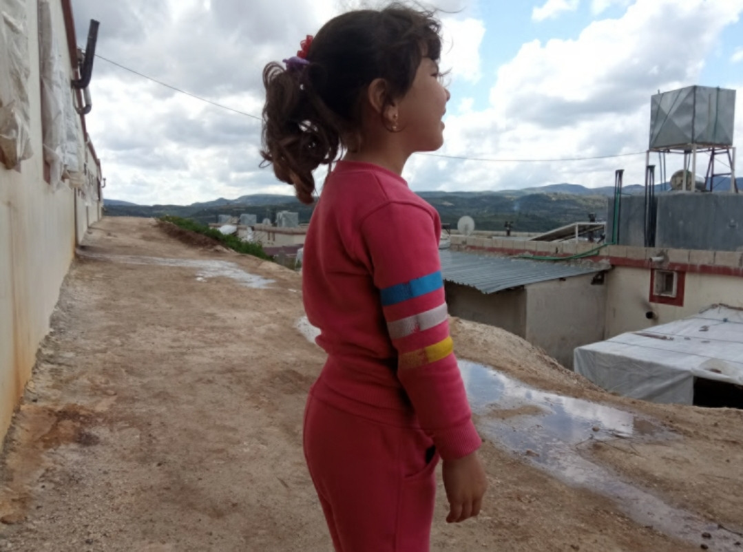 Ganna ist ein Halbwaisenmädchen aus der Stadt Latakia