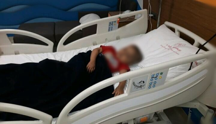 الطفلة زكية تصارع المرض الخبيث بجسدها الطفولي