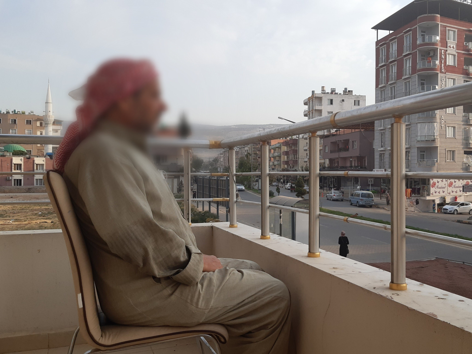 العم خالد بحاجة لثمن أبر لعلاج ضغط العين