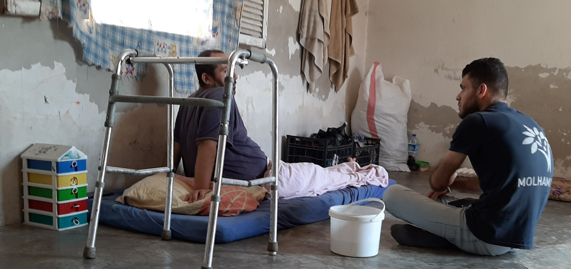 مقعد أب لخمسة أطفال بحاجة ماسة للمساعدة