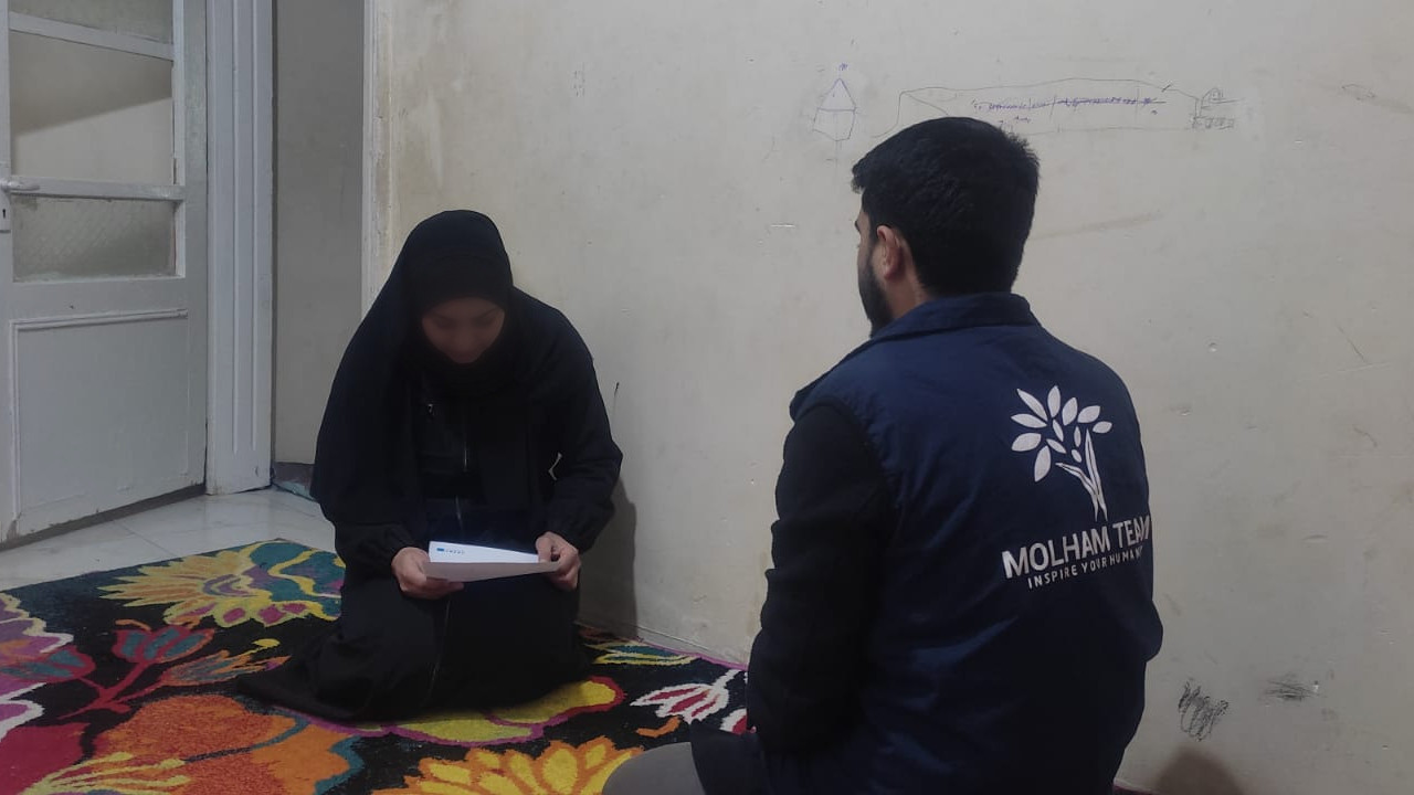 Hind needs your generous help for her children