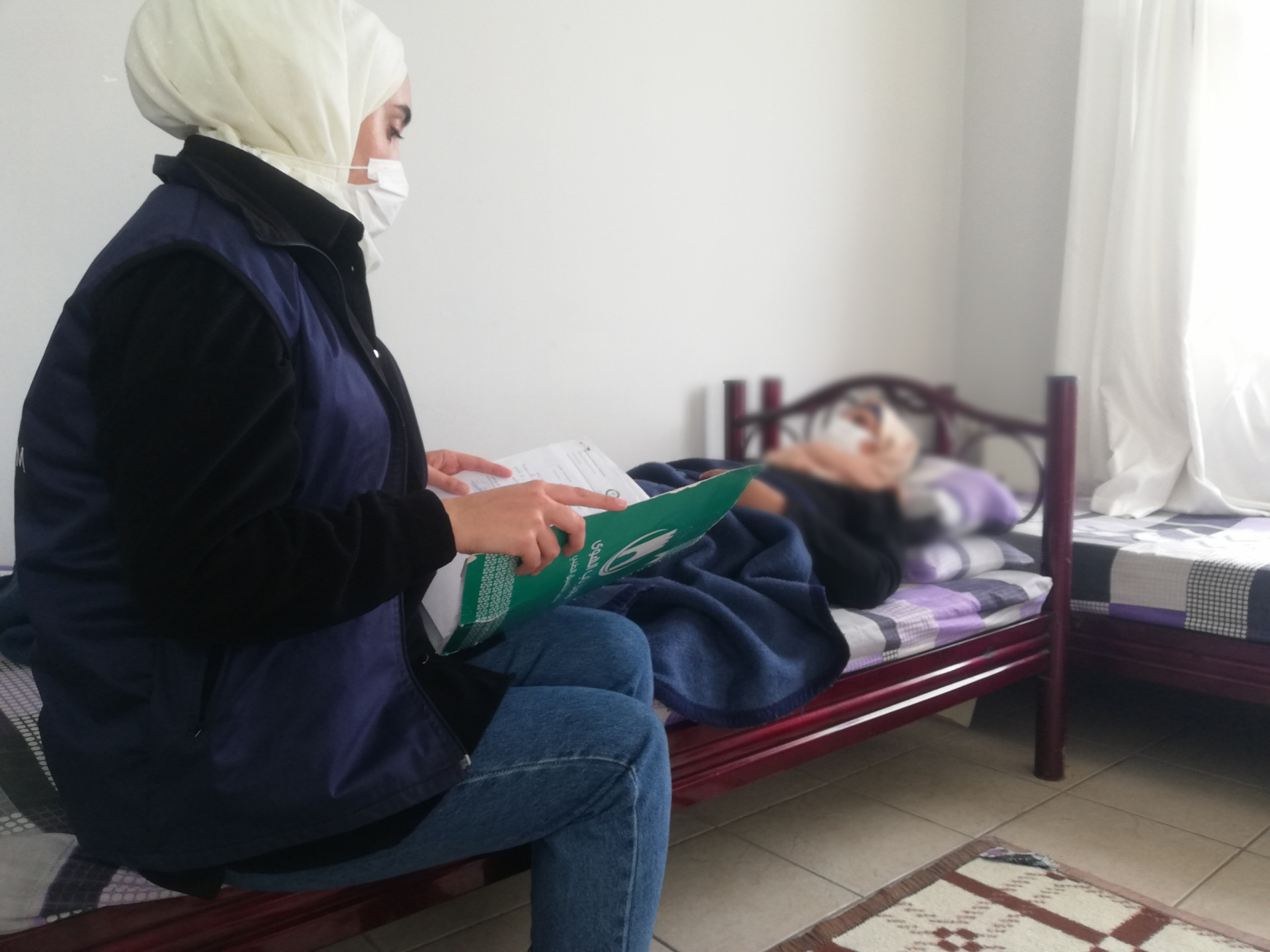 A woman diagnosed with cancer and needs your help along with her children