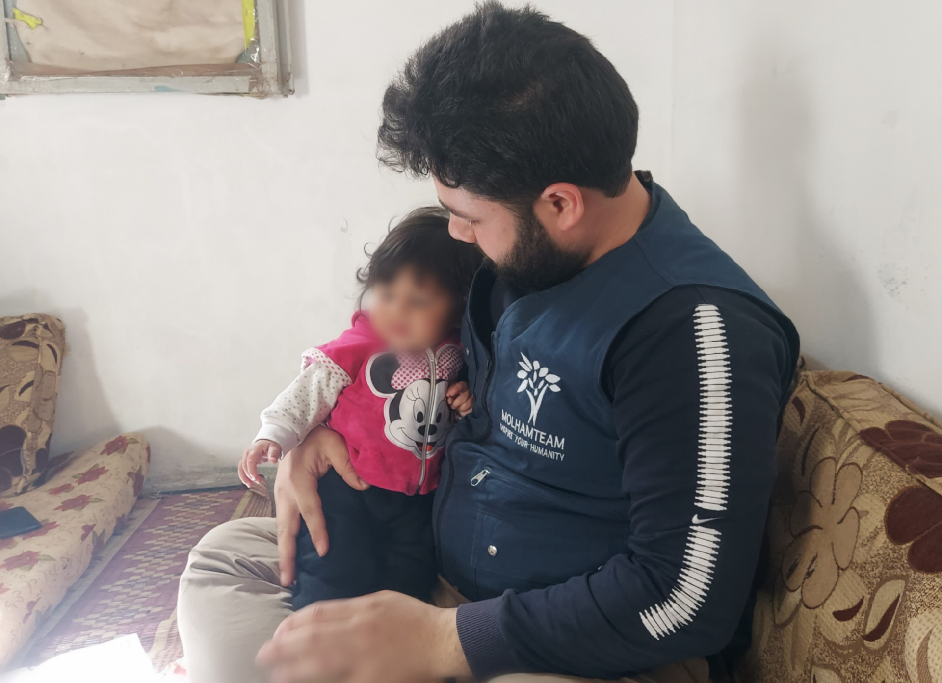 Mother can't feed her child because of cancer