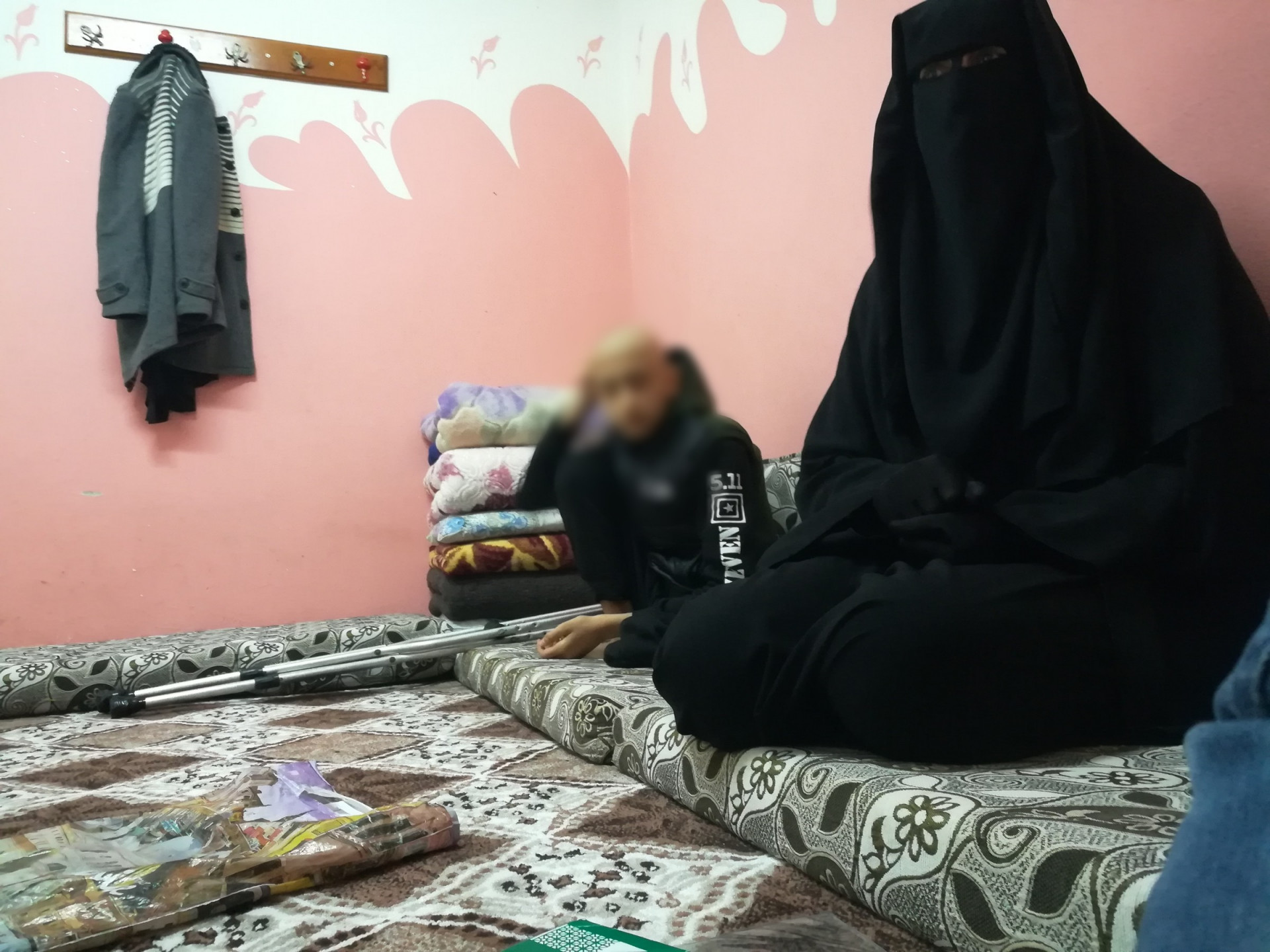 توفي ولدها بالسرطان والآخر يخضع لجلسات الكيماوي!