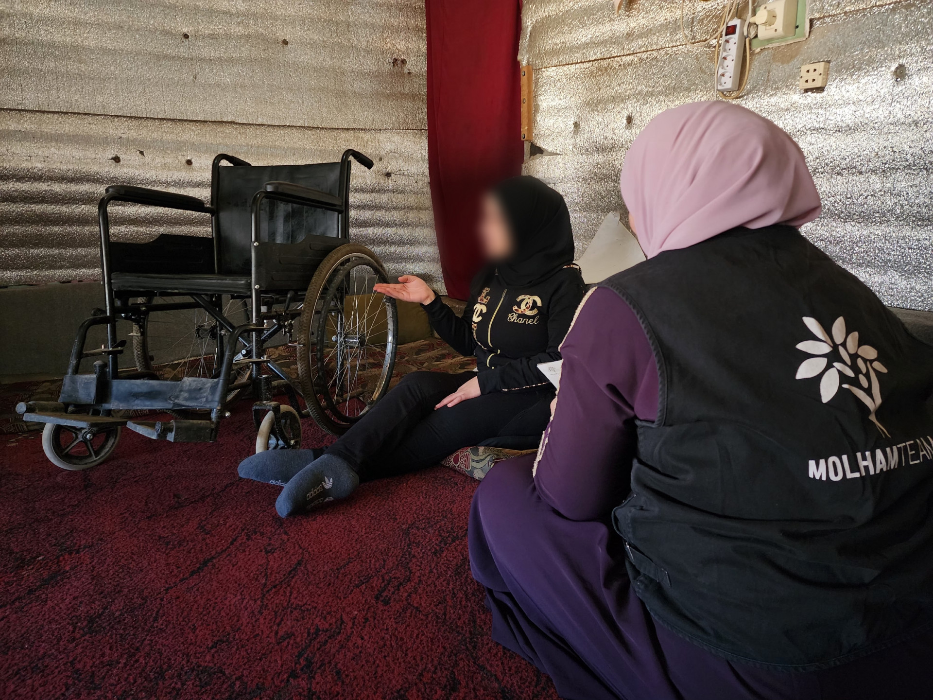Help Amal reunite with her children
