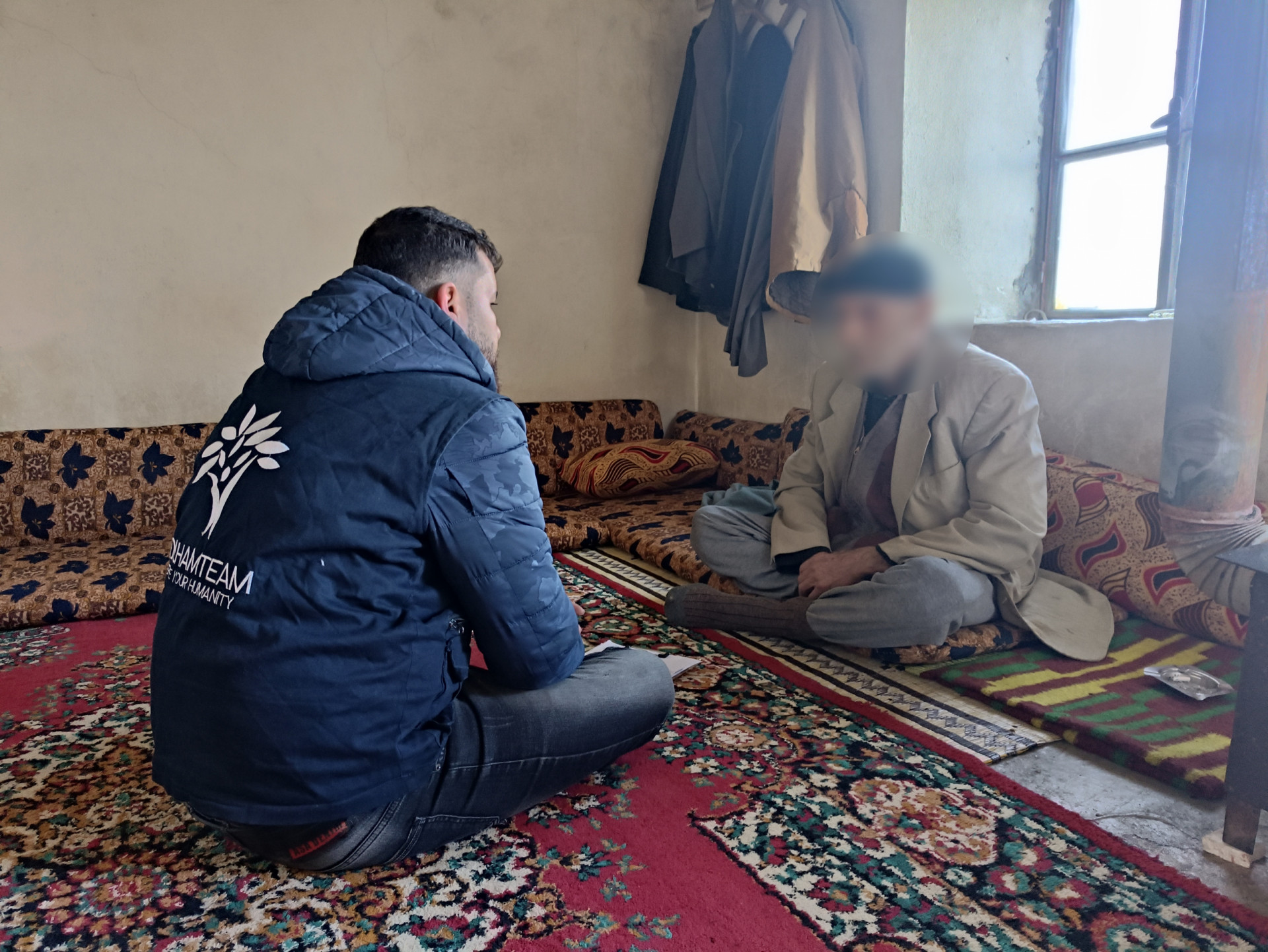 An elderly with no breadwinner and his daughter suffers from a herniated disk