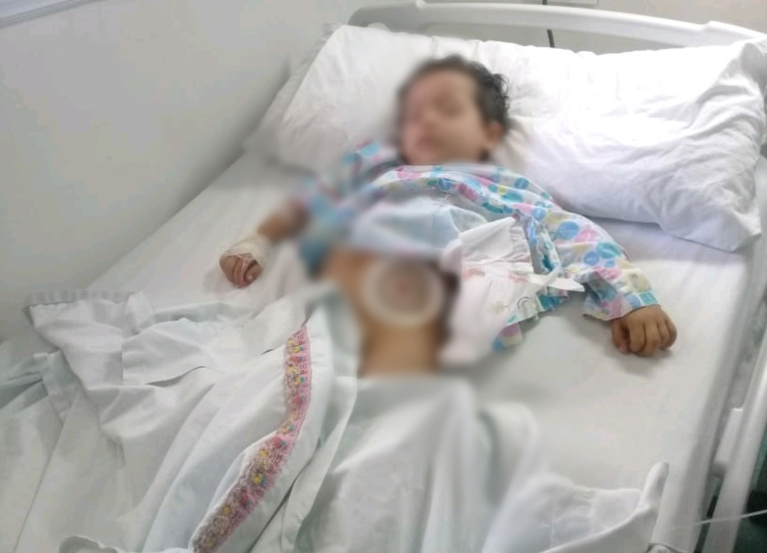 A little child is with single kidney needs medications