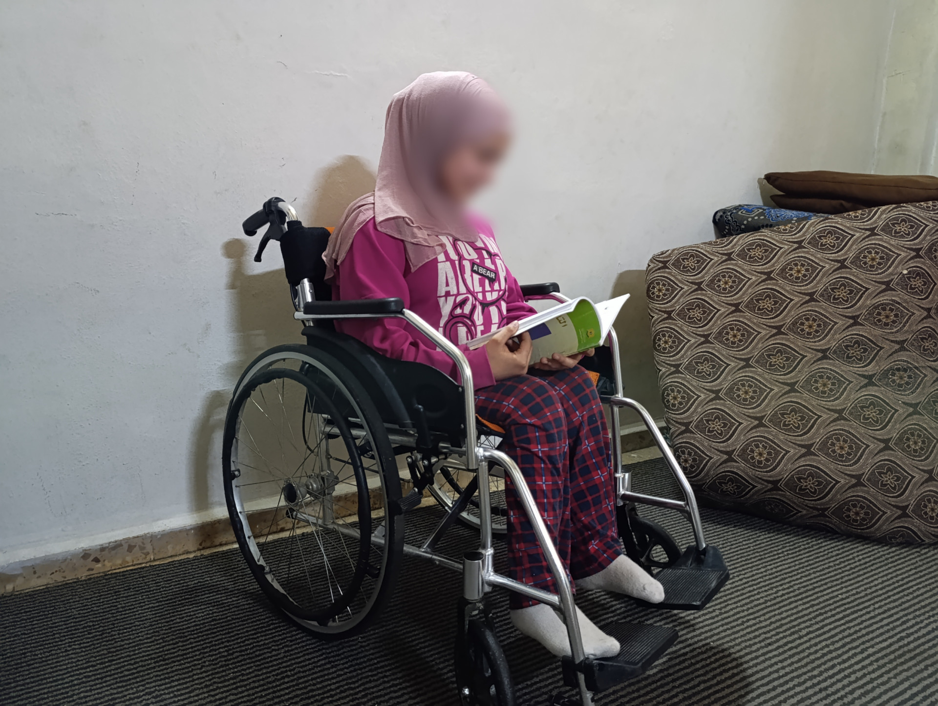 هبة… تسع عمليات وما تزال تنتظر المساعدة