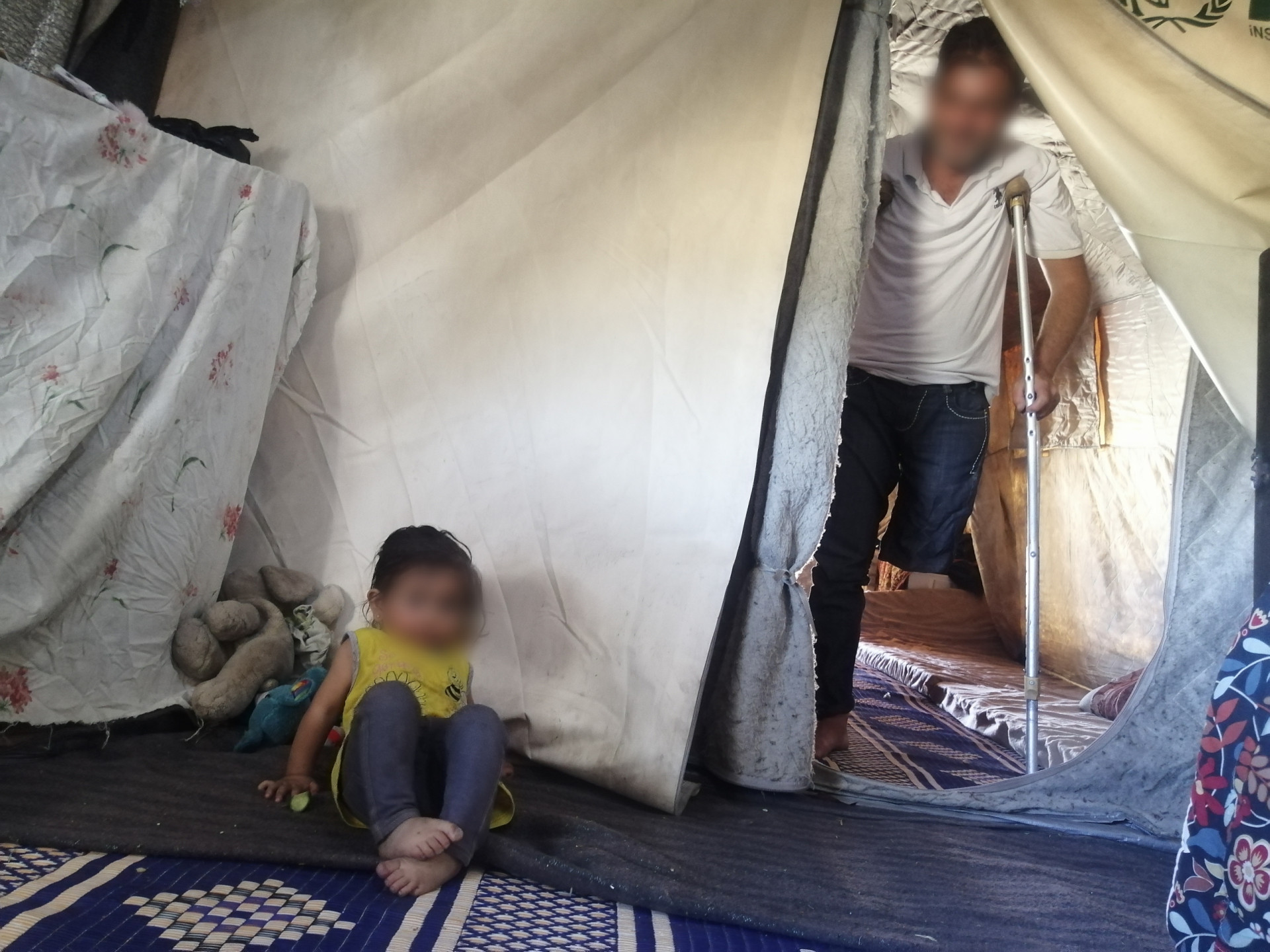 They face bad living situation after their house was bombarded and they need your help