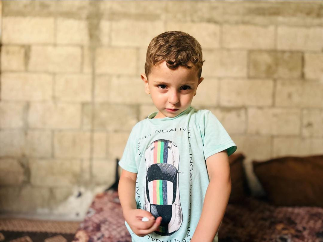 يحلم حسّان بطفولةٍ آمنة