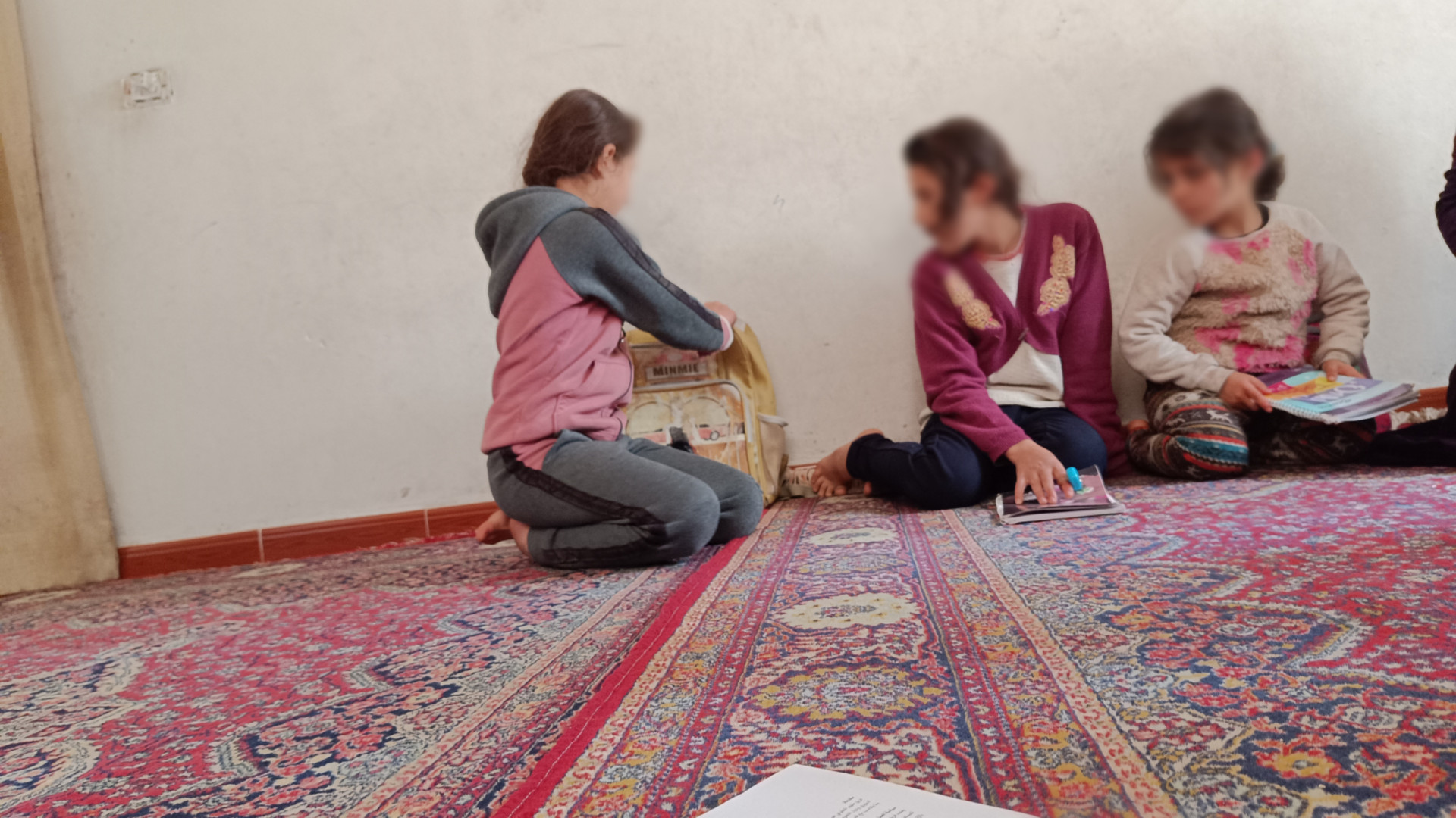 Aufgrund der schlechten Lebenssituation ihrer Familie leben die Kinder in großer Armut