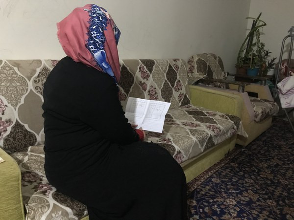 Sumaya can no longer hear because of the severe infection. She needs a hearing aid.