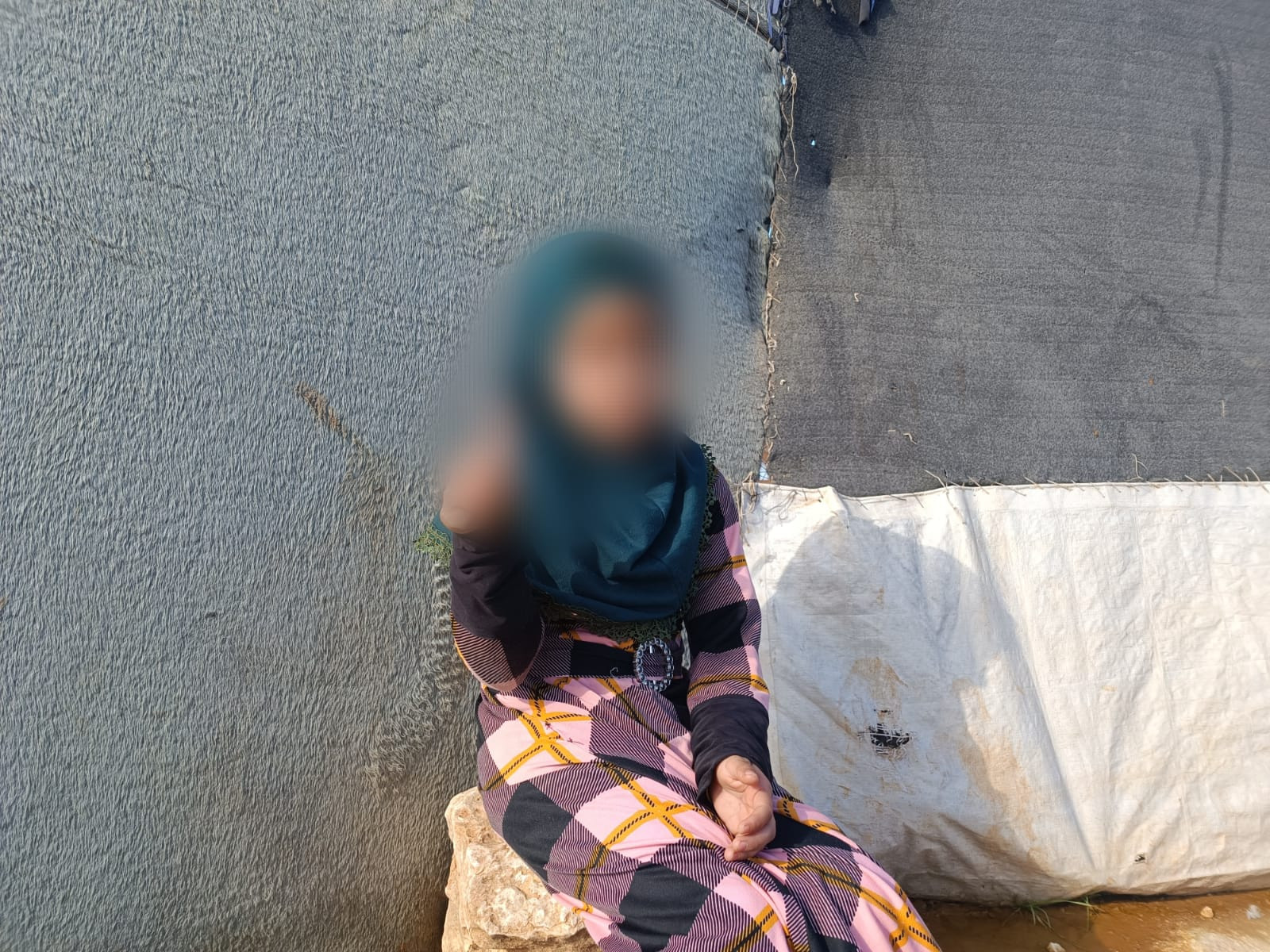 لنكن عوناً للطفلة ايمان اليتيمة