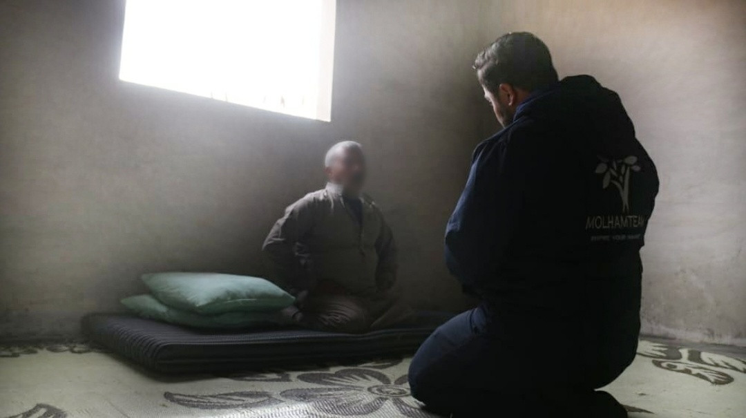 They live in a rented uninhabitable house and need your support