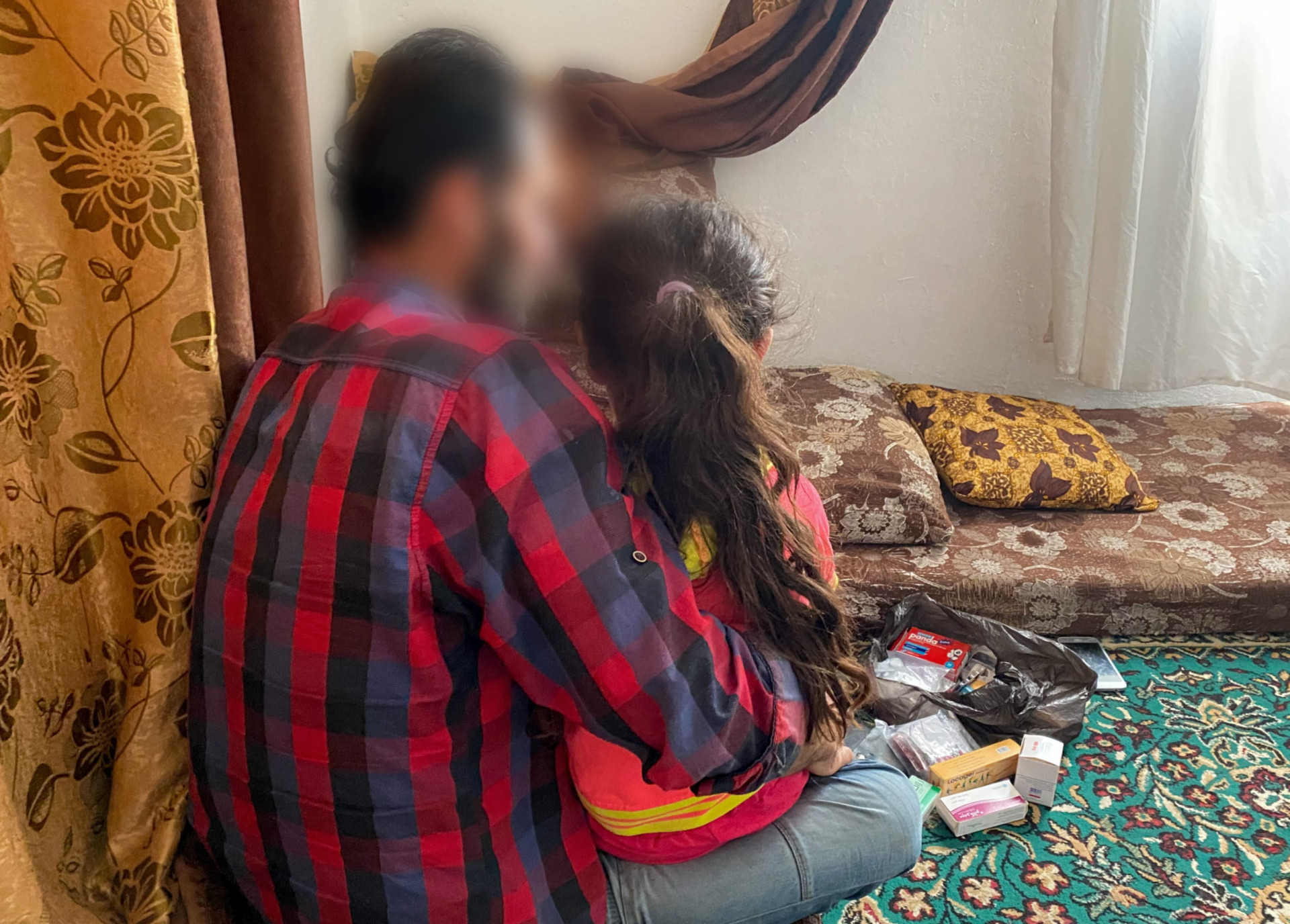 Zaher suffers from serious health problems and can't provide for his family!