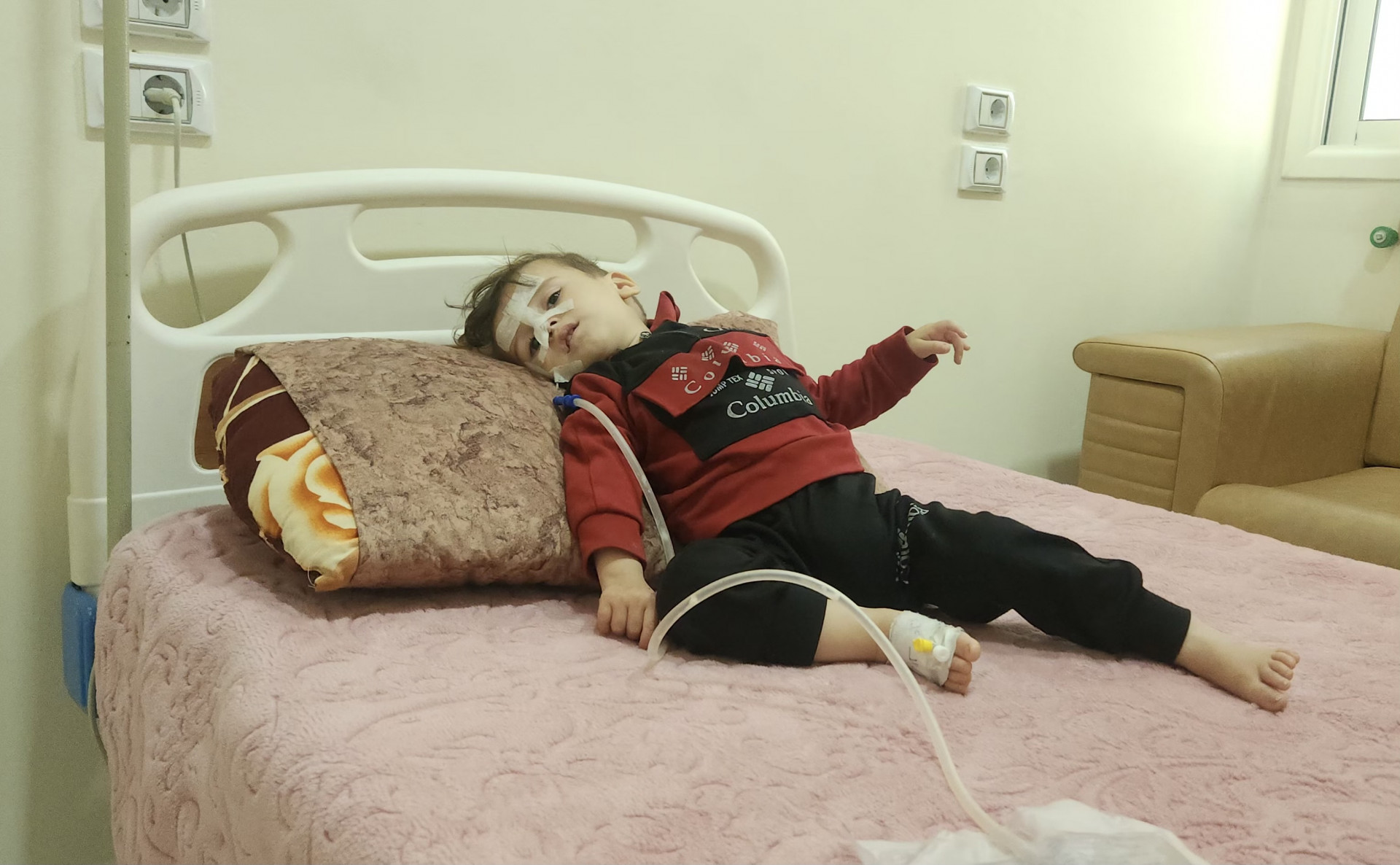 Help Zakaria enjoy a pain free childhood