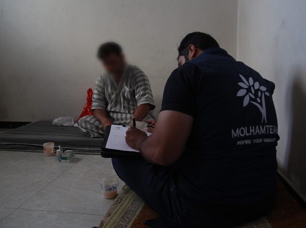 Mohammed suffers from hypoxia and needs urgent catheterization