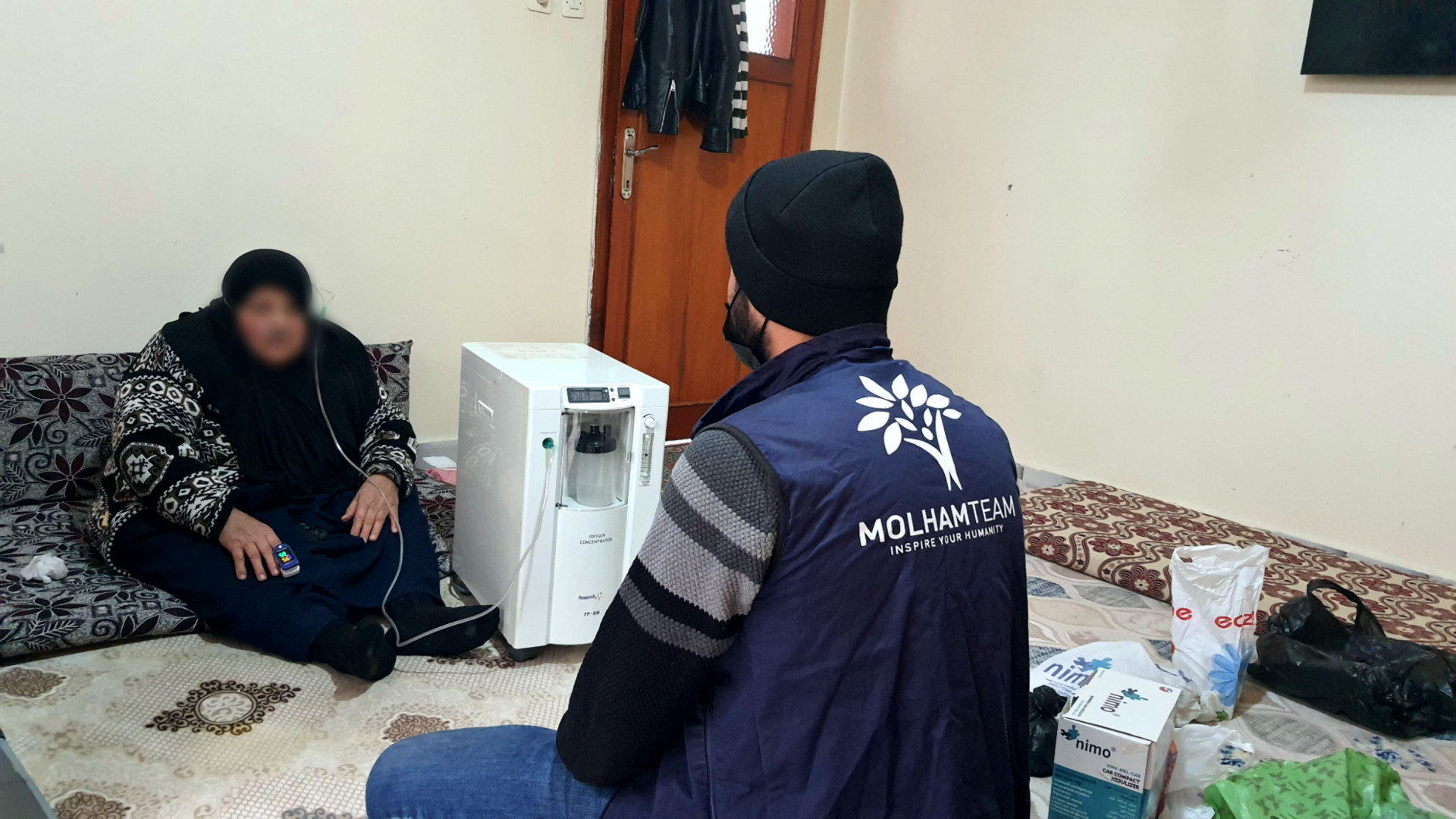 الحاجة فريدة لديها التهاب رؤوي مزمن وتعاني من صعوبة في التنفس، وبحاجة ماسّة لعونكم لتأمين تكاليف الجهاز