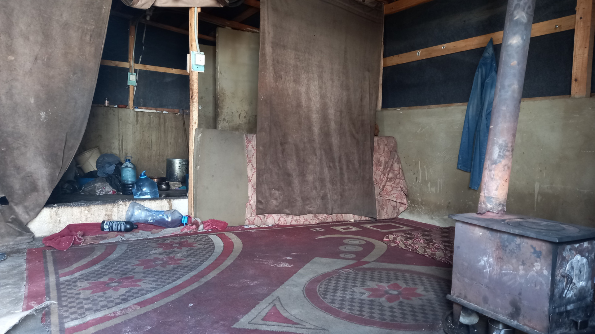 A widow and her kids need your help.