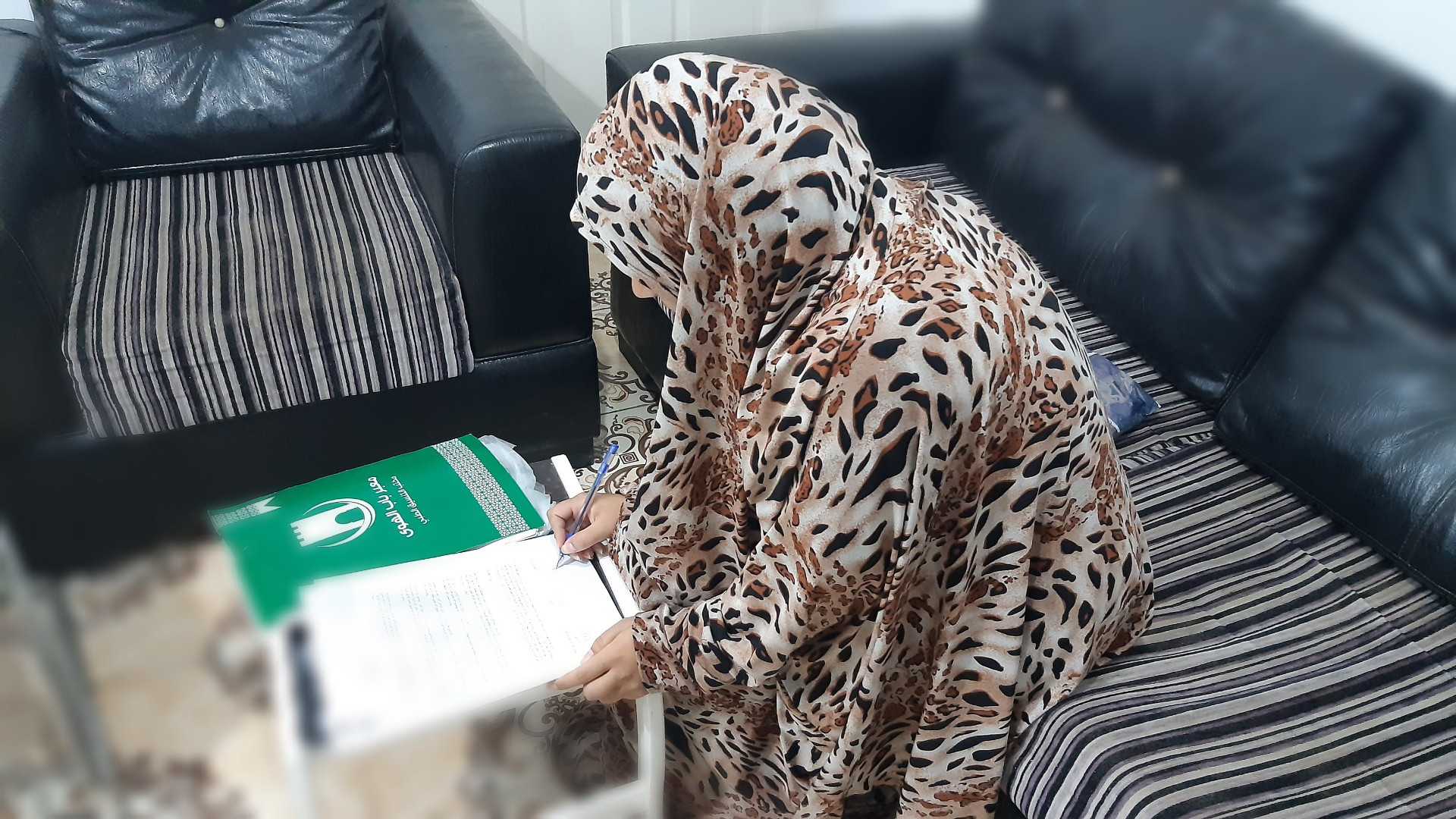 نورة مريضة سرطان في الأمعاء وهي بحاجة لمساعدتنا