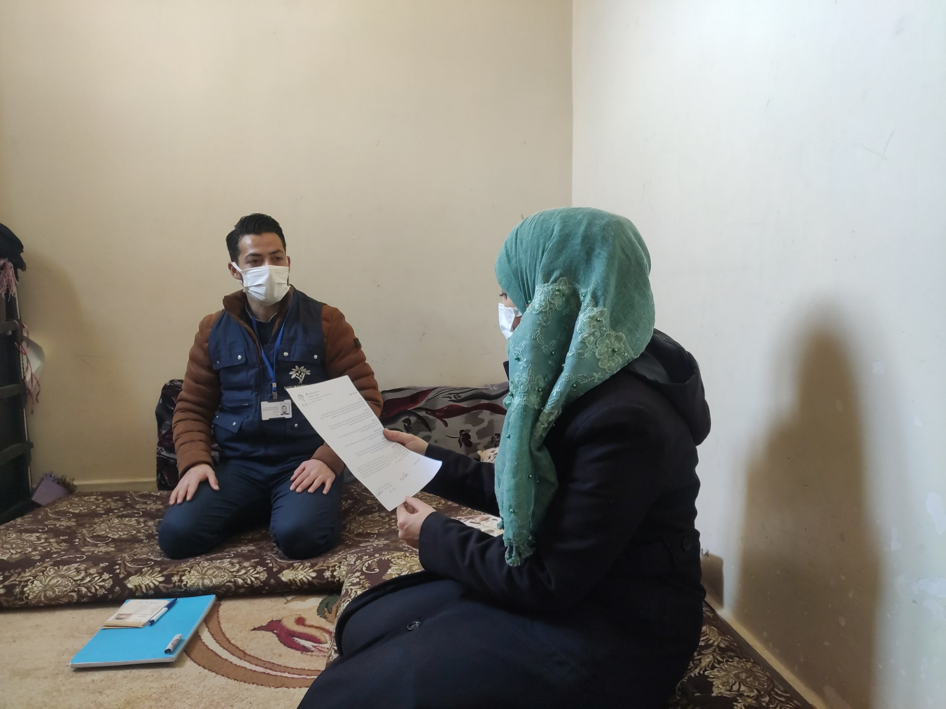 A family suffering from difficult humanitarian conditions needs your help.