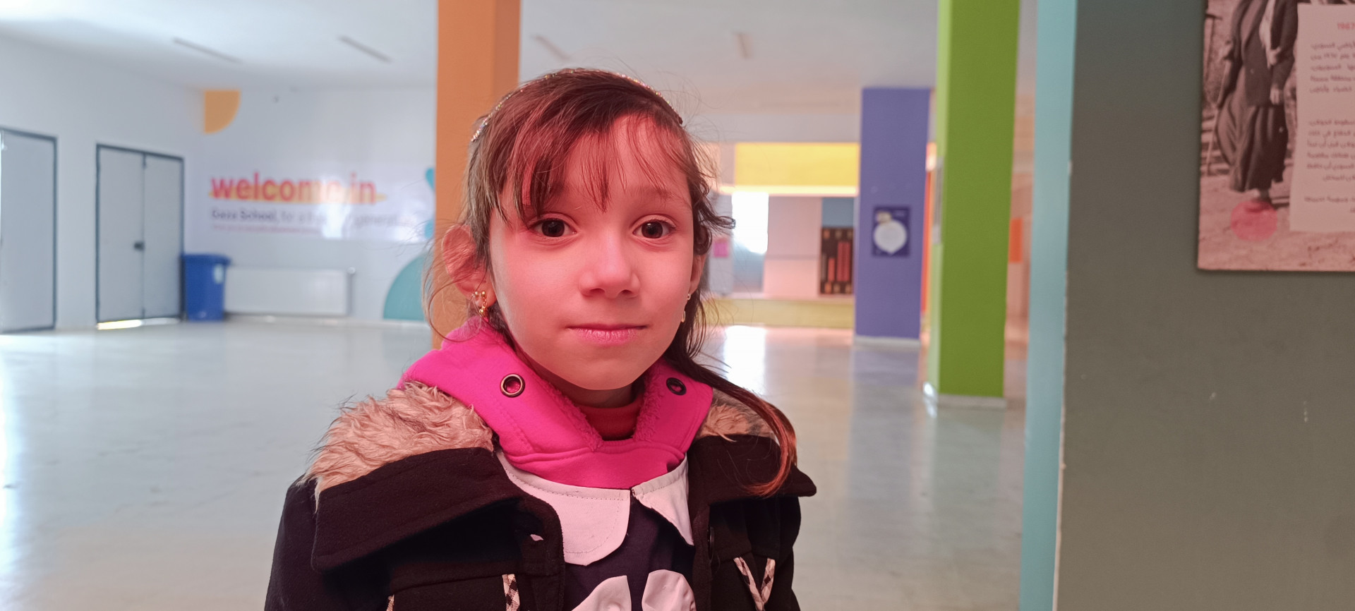 Amina loves her school very much and hopes to grow up to become a famous chef in the city of Türkiye.