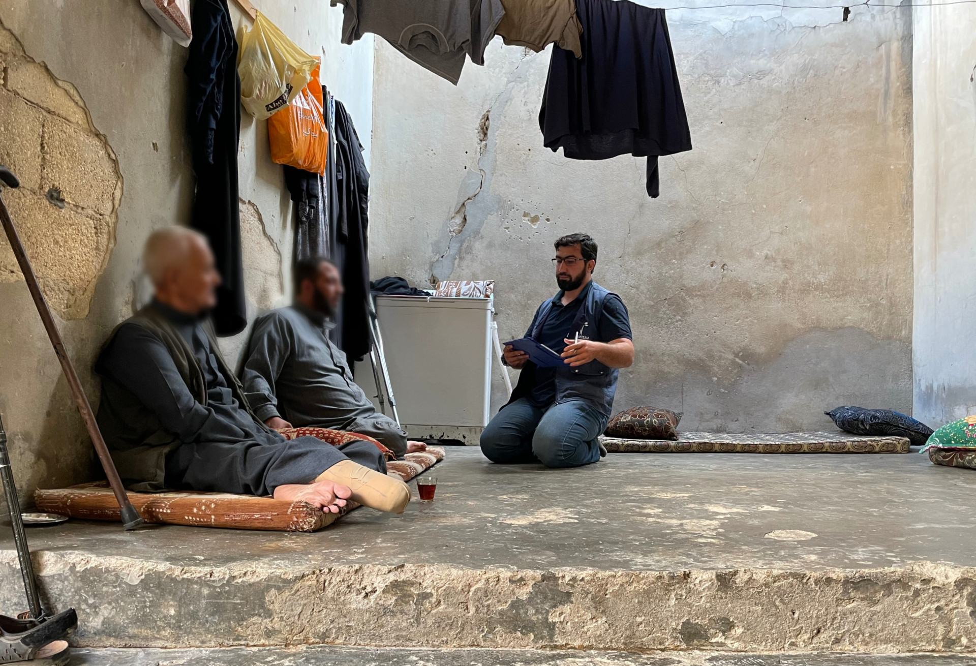 Yaser and his family are in difficult living conditions and need your help!