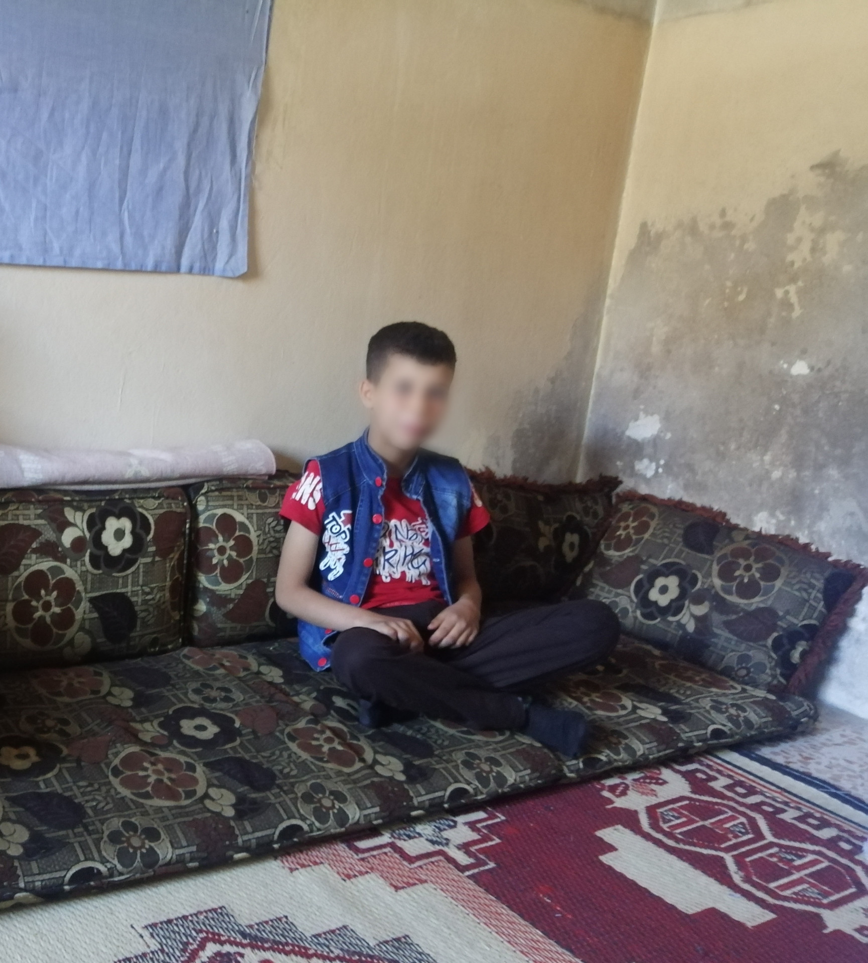 Ghalia's family suffers from poor living conditions and their young child is ill and they urgently need your help