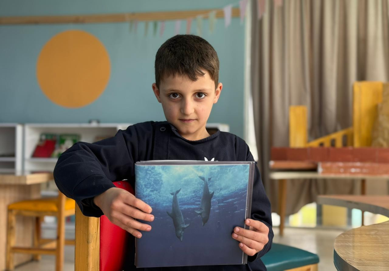 عمر اللطيف ينتظر كفالتكم لتعليمه