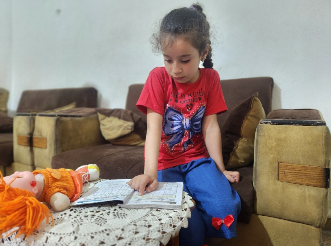ماسة… طفولة يثقلها البلوغ المبكر